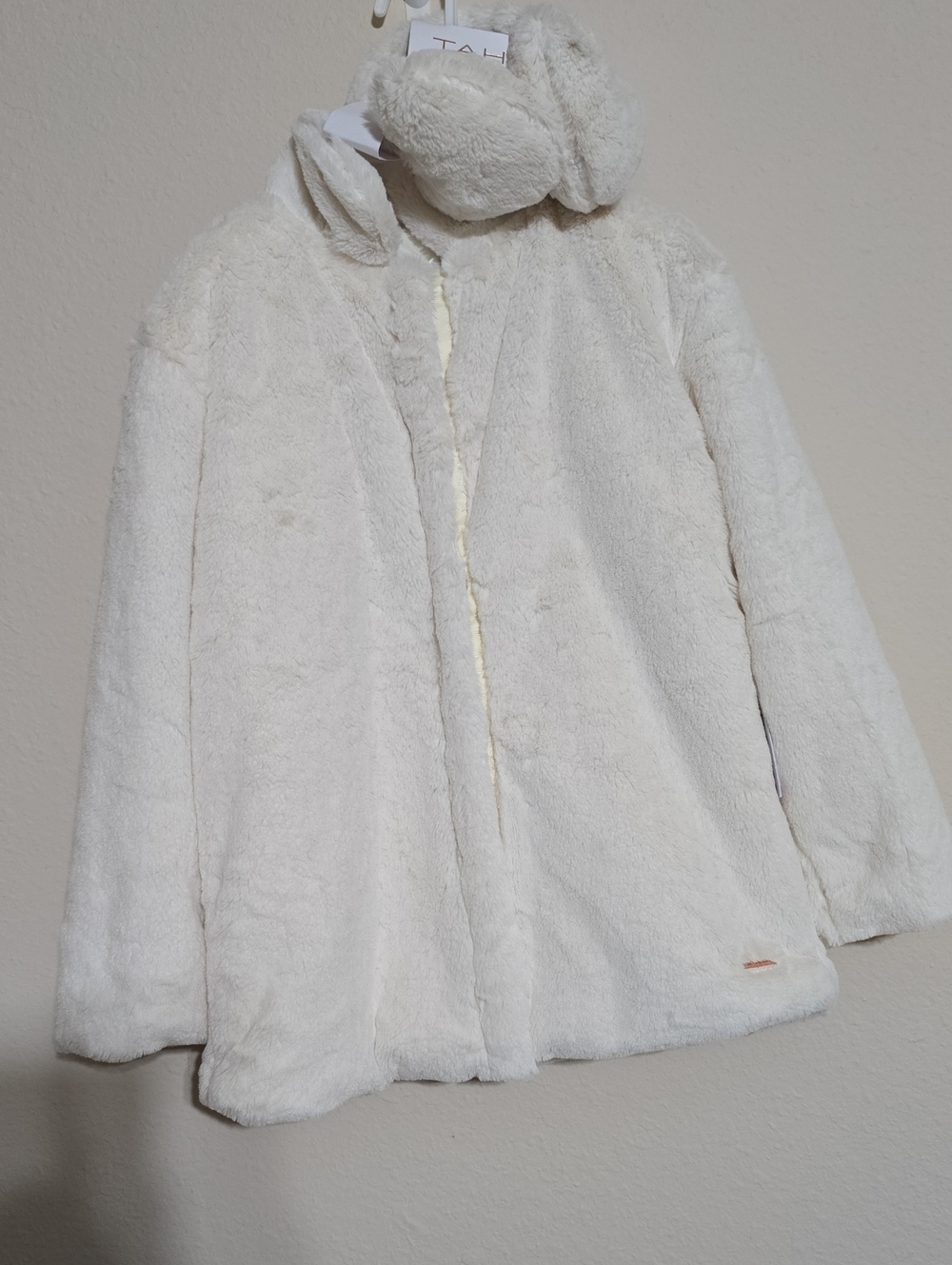 NWT Girls Tahari Girl Plush Faux Fur Jacket With Earmuffs Size 6